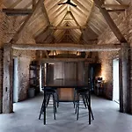 アパート Hoeve Aan De Rand Maastricht Met Natuurzwembad ベルグ・エン・テルブレイト