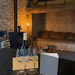 Hoeve Aan De Rand Maastricht Met Natuurzwembad ベルグ・エン・テルブレイト