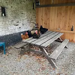 Hoeve Aan De Rand Maastricht Met Natuurzwembad