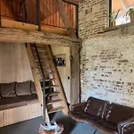 Hoeve Aan De Rand Maastricht Met Natuurzwembad アパート