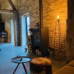 Hoeve Aan De Rand Maastricht Met Natuurzwembad