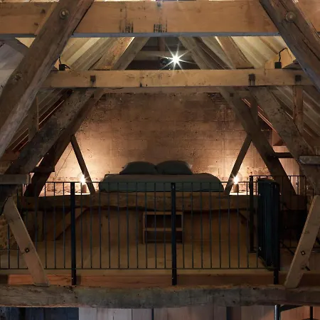 Hoeve Aan De Rand Maastricht Met Natuurzwembad アパート