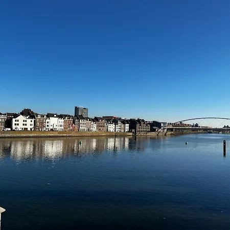 Διαμέρισμα Hoeve Aan De Rand Maastricht Met Natuurzwembad Berg en Terblijt