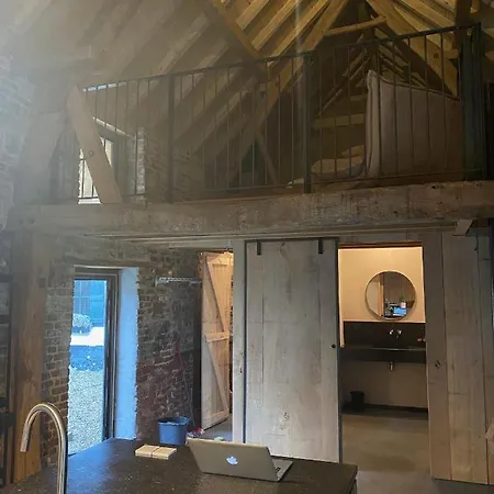 Hoeve Aan De Rand Maastricht Met Natuurzwembad