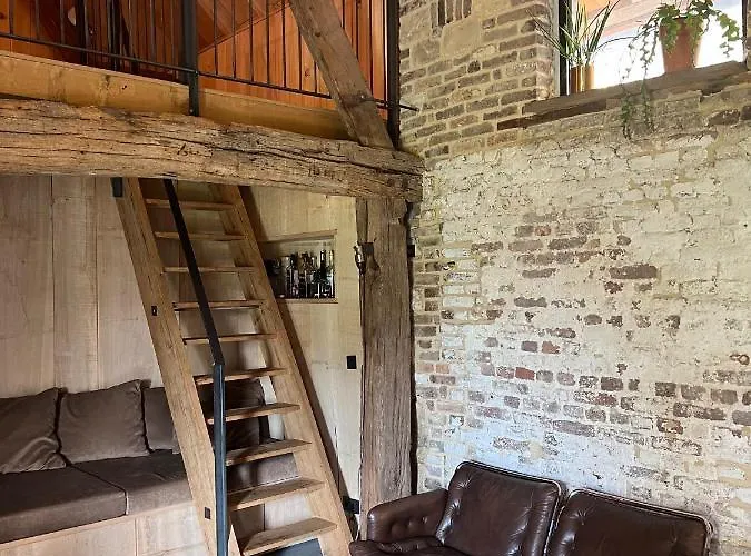 Hoeve Aan De Rand Maastricht Met Natuurzwembad Berg en Terblijt