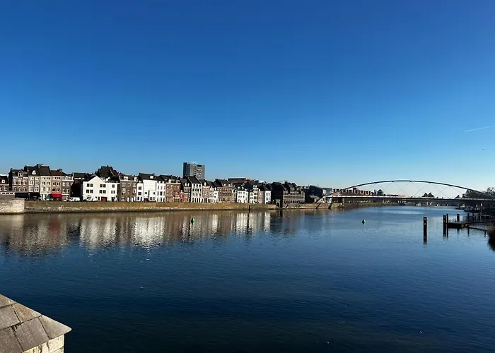 شقة Hoeve Aan De Rand Maastricht Met Natuurzwembad بيرغ إين تيربيلييت
